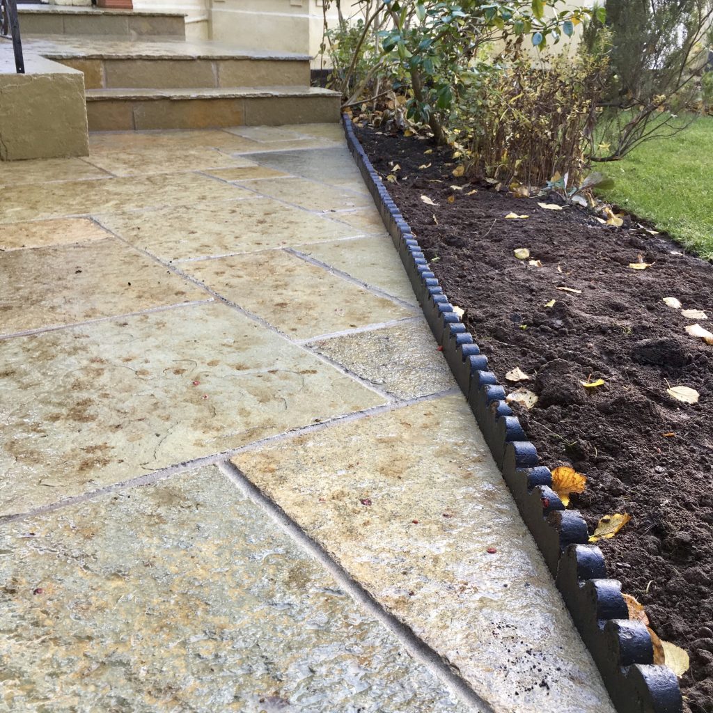 Concrete edgings